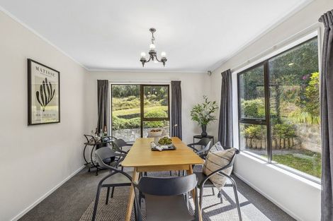 Photo of property in 11 Thatcher Crescent, Crofton Downs, Wellington, 6035