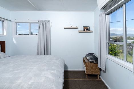 Photo of property in 32 Government Road, Raglan, 3225