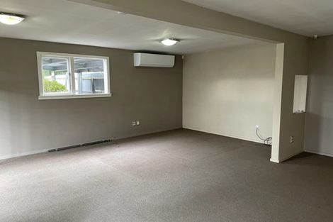 Photo of property in 4/6 Defoe Place, Waltham, Christchurch, 8023