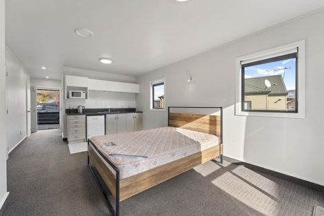 Photo of property in 8f Mckellar Court, Cromwell, 9310