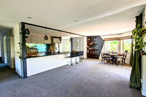 Photo of property in 32 Roy Maloney Drive, Henderson, Auckland, 0612