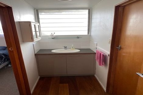Photo of property in 2/46 Thatcher Street, Mission Bay, Auckland, 1071