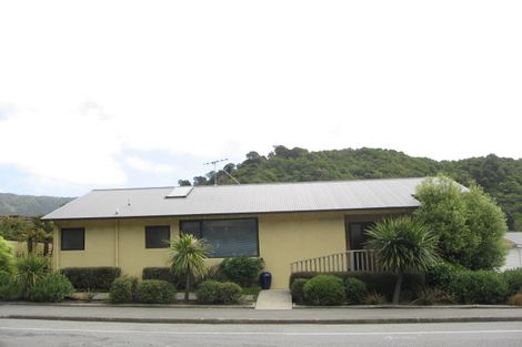 Photo of property in 73b Waikawa Road, Picton, 7220