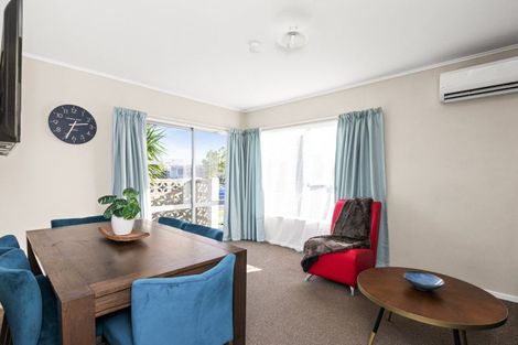 Photo of property in 16 Guildford Street, Tamatea, Napier, 4112