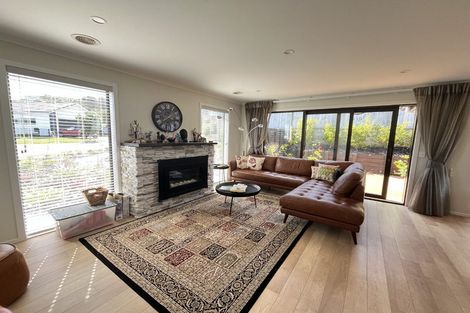 Photo of property in 13 Opaoa Way, Aotea, Porirua, 5024