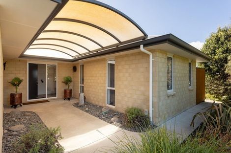 Photo of property in 17 Lynley Park Drive, Omokoroa, 3114