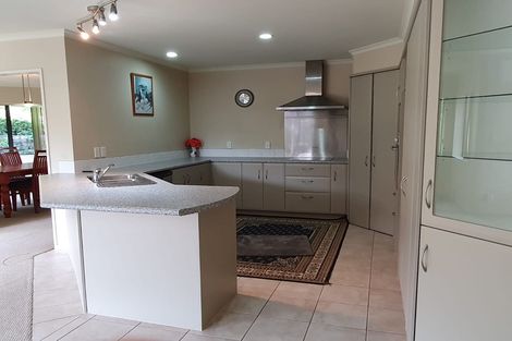 Photo of property in 8 Bokeen Lane, Flat Bush, Auckland, 2019