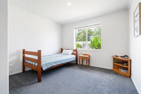 Photo of property in 67 Kaurinui Crescent, One Tree Point, 0118