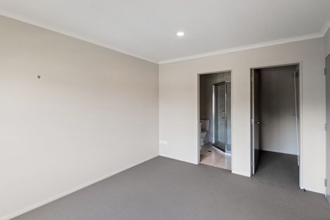 Photo of property in Te Kakariki Apartments, 2/2 Wellington Road, Paekakariki, 5034