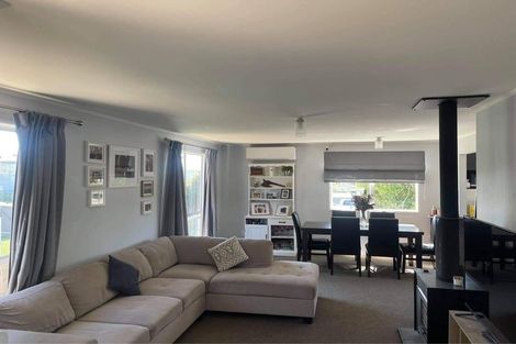 Photo of property in 24 Meilland Place, Glen Eden, Auckland, 0602