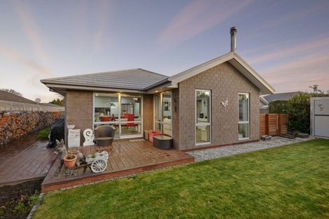 Photo of property in 35 Beech Drive, Rangiora, 7400