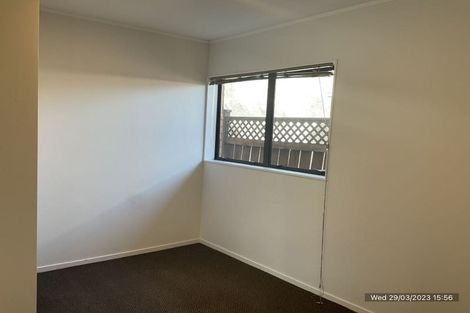 Photo of property in 2/67 Aviemore Drive, Highland Park, Auckland, 2010