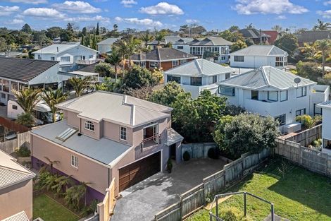 Photo of property in 3/24 Wernham Place, Northcote, Auckland, 0626