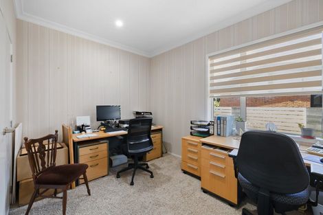 Photo of property in 11 Wesley Avenue, Frankleigh Park, New Plymouth, 4310