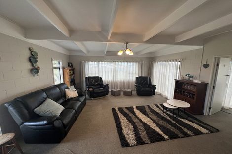 Photo of property in 18 Seymour Street, Waitara, 4320