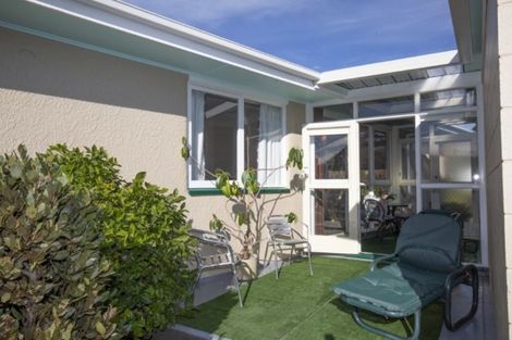 Photo of property in 2/205a Waimea Terrace, Beckenham, Christchurch, 8023