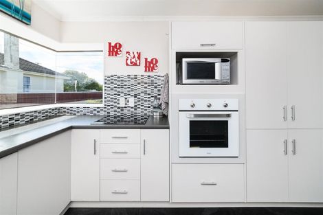 Photo of property in 7b Humphrey Street, Marton, 4710