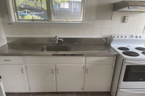 Photo of property in 2/30 Barron Drive, Green Bay, Auckland, 0604