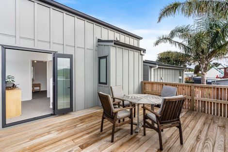 Photo of property in 221 Linton Crescent, Whangamata, 3620