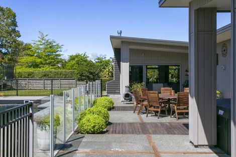 Photo of property in 27 Loch Views Road, Acacia Bay, Taupo, 3385