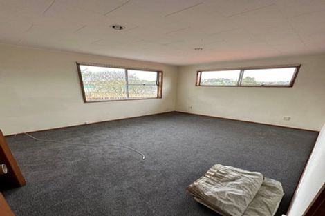 Photo of property in 20 Cockayne Crescent, Sunnynook, Auckland, 0620