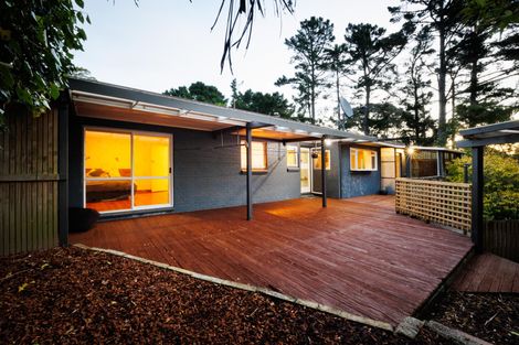 Photo of property in 140 Aokautere Drive, Fitzherbert, Palmerston North, 4410