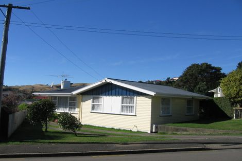 Photo of property in 18 Beazley Avenue, Paparangi, Wellington, 6037
