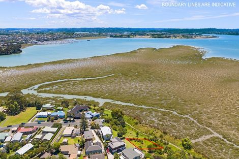 Photo of property in 38a Rewarewa Road, Te Atatu Peninsula, Auckland, 0610