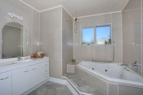 Photo of property in 5a Carthew Street, Feilding, 4702