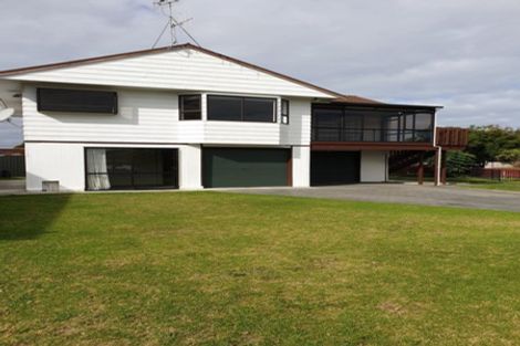 Photo of property in 28 Manaia View Road, One Tree Point, 0118