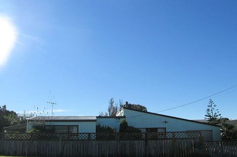 Photo of property in 4 Koromiko Street, Otaki Beach, Otaki, 5512