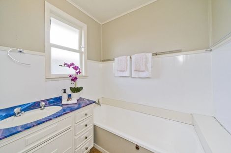 Photo of property in 27 Duff Crescent, Highbury, Palmerston North, 4412