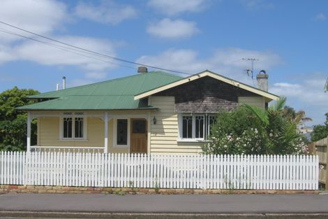 Photo of property in 12 Domain Street, Devonport, Auckland, 0624