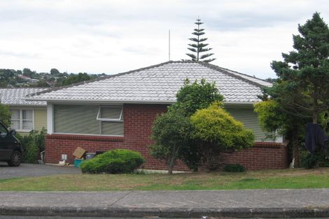 Photo of property in 2/25 Brunton Place, Glenfield, Auckland, 0629