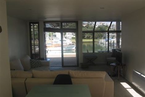 Photo of property in 2/12 Craig Road, Milford, Auckland, 0620