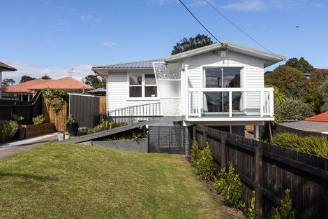 Photo of property in 58 Vodanovich Road, Te Atatu South, Auckland, 0610