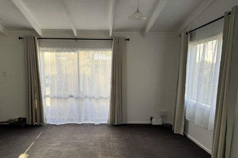 Photo of property in 17 Dundale Avenue, Blockhouse Bay, Auckland, 0600