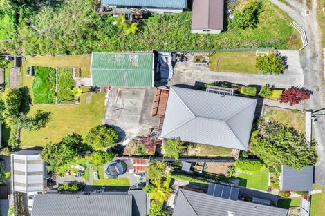 Photo of property in 82 Milton Terrace, Picton, 7220