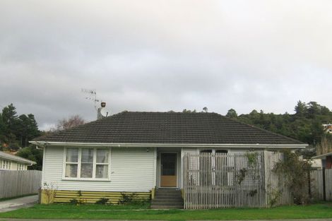 Photo of property in 15 Hanson Grove, Stokes Valley, Lower Hutt, 5019
