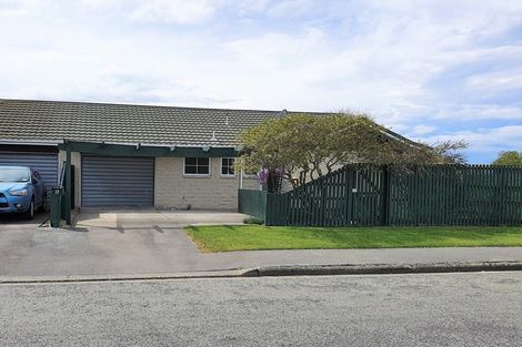 Photo of property in 2/12 Lagan Street, Belfast, Christchurch, 8051