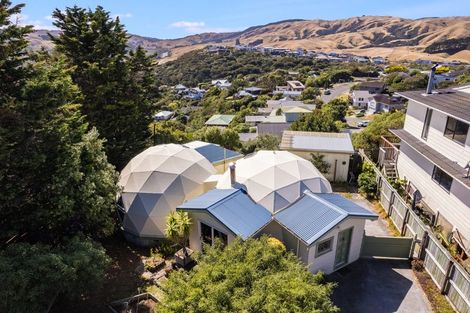 Photo of property in 14 Tremaine Place, Camborne, Porirua, 5026