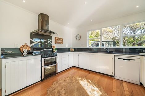 Photo of property in 17a Blue Mountains Road, Silverstream, Upper Hutt, 5019