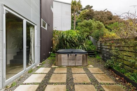 Photo of property in 124 Townsend Road, Miramar, Wellington, 6022