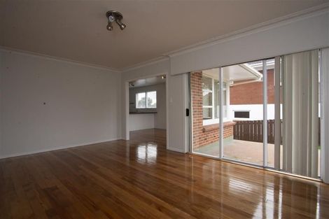 Photo of property in 6 Felgrove Street, Glendene, Auckland, 0602