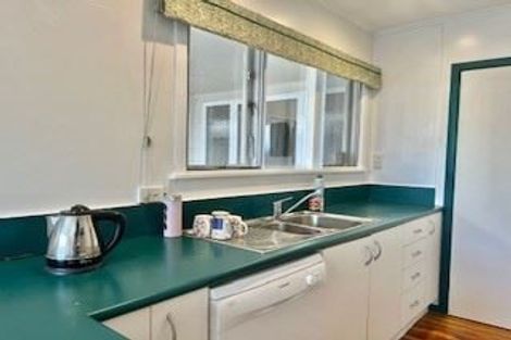 Photo of property in 98 Hillsborough Road, Hillsborough, Auckland, 1042