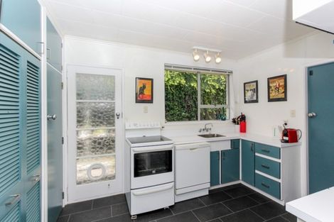 Photo of property in 2/12 Ambury Place, Merrilands, New Plymouth, 4312