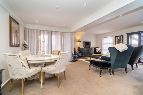 Photo of property in 2/2 Manor Place, Dunedin Central, Dunedin, 9016