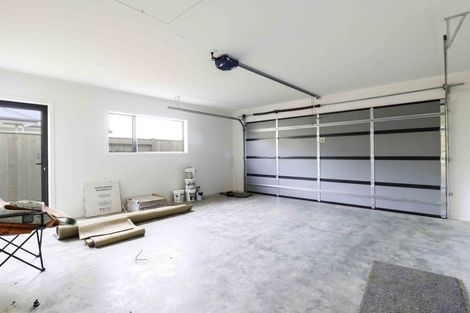 Photo of property in 42 Sardinia Grove, Fitzherbert, Palmerston North, 4410