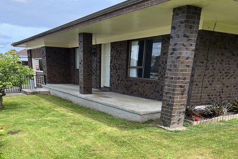 Photo of property in 2/40 Gills Avenue, Papakura, 2110