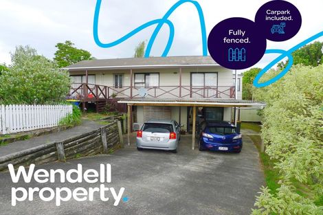 Photo of property in 1/23 Flaunty Place, West Harbour, Auckland, 0618